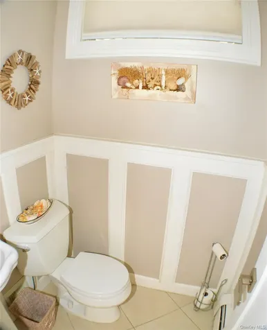 20 Greenwich Avenue Bayville NY 11709
