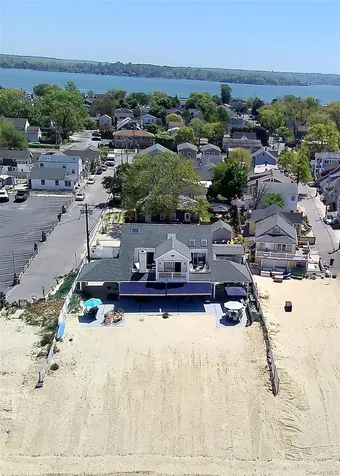 20 Greenwich Avenue Bayville NY 11709