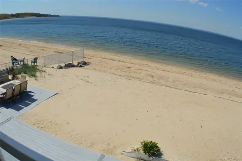20 Greenwich Avenue Bayville NY 11709