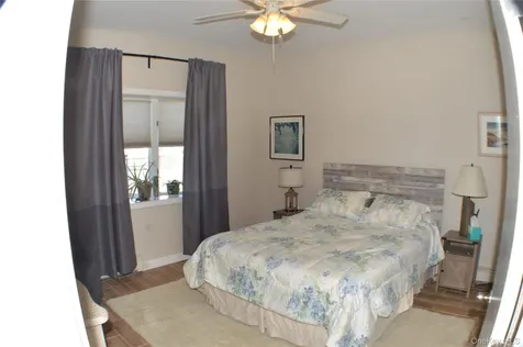 20 Greenwich Avenue Bayville NY 11709