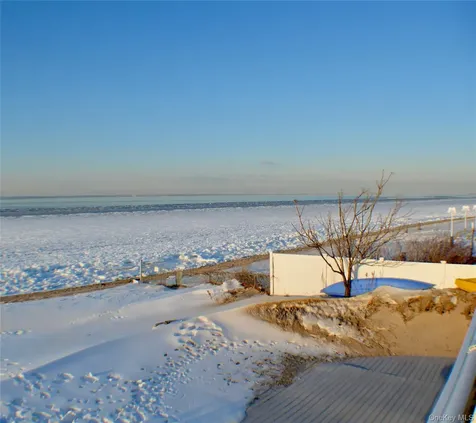 20 Greenwich Avenue Bayville NY 11709
