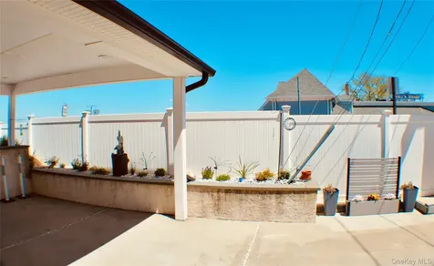 20 Greenwich Avenue Bayville NY 11709