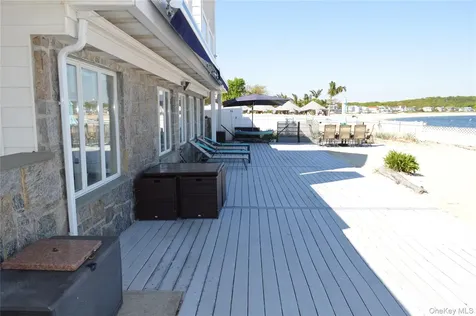 20 Greenwich Avenue Bayville NY 11709