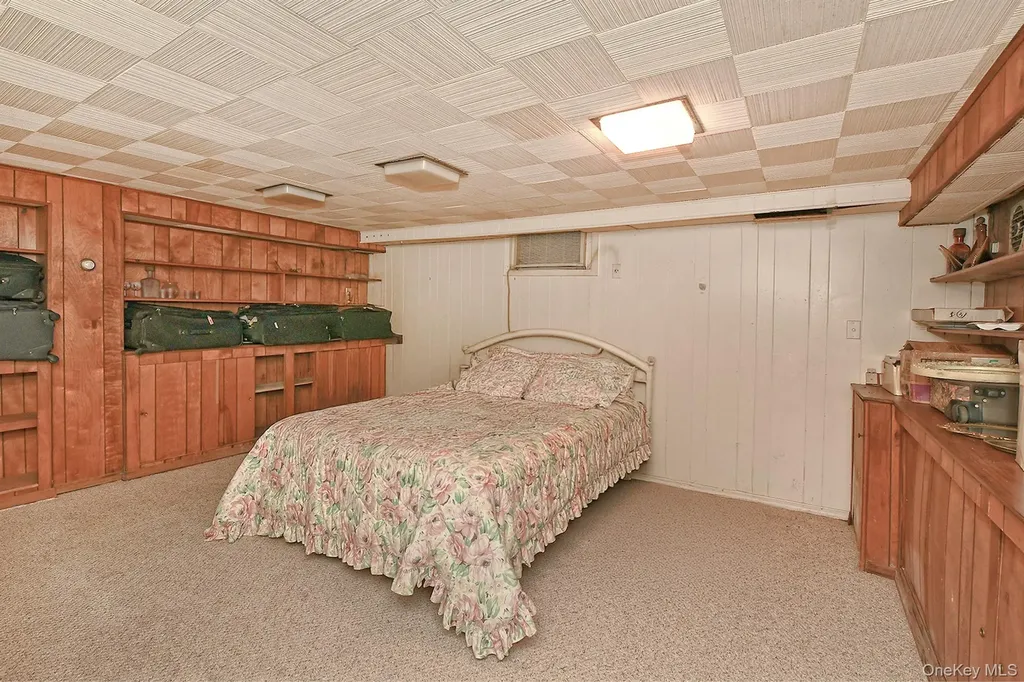 8 South Drive Roslyn NY 11576