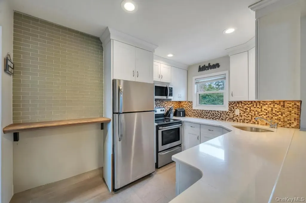 1391 N Windsor Avenue Bay Shore NY 11706