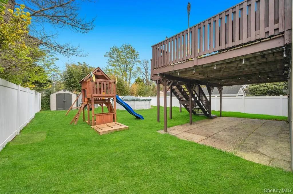 1391 N Windsor Avenue Bay Shore NY 11706