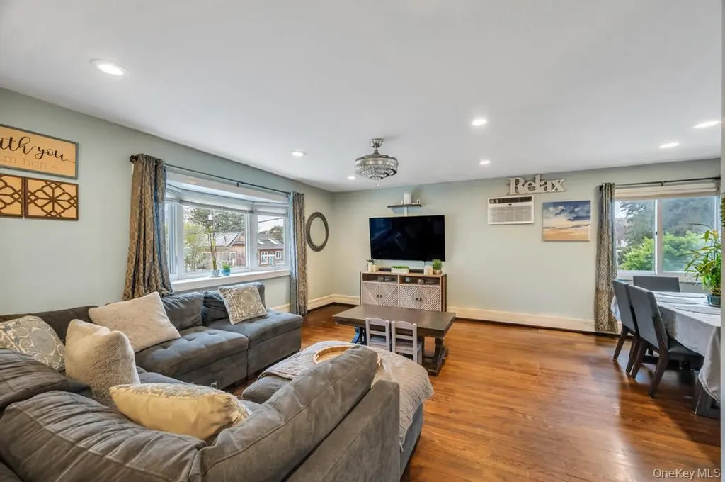 1391 N Windsor Avenue Bay Shore NY 11706