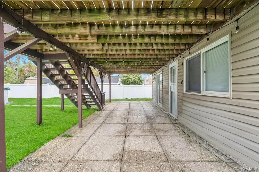 1391 N Windsor Avenue Bay Shore NY 11706