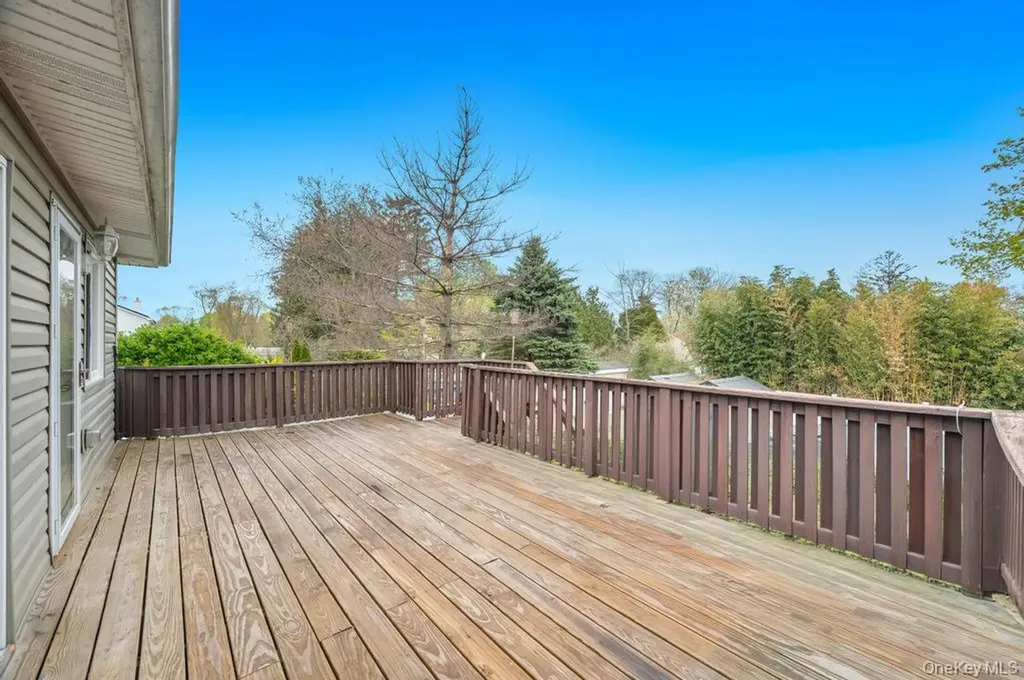 1391 N Windsor Avenue Bay Shore NY 11706