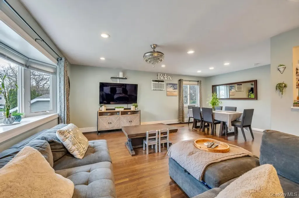 1391 N Windsor Avenue Bay Shore NY 11706