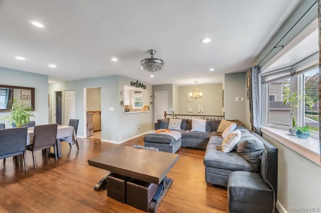 1391 N Windsor Avenue Bay Shore NY 11706