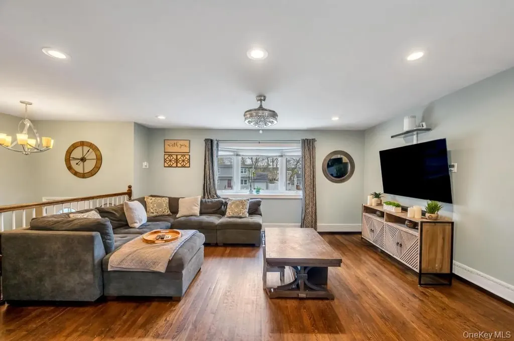 1391 N Windsor Avenue Bay Shore NY 11706