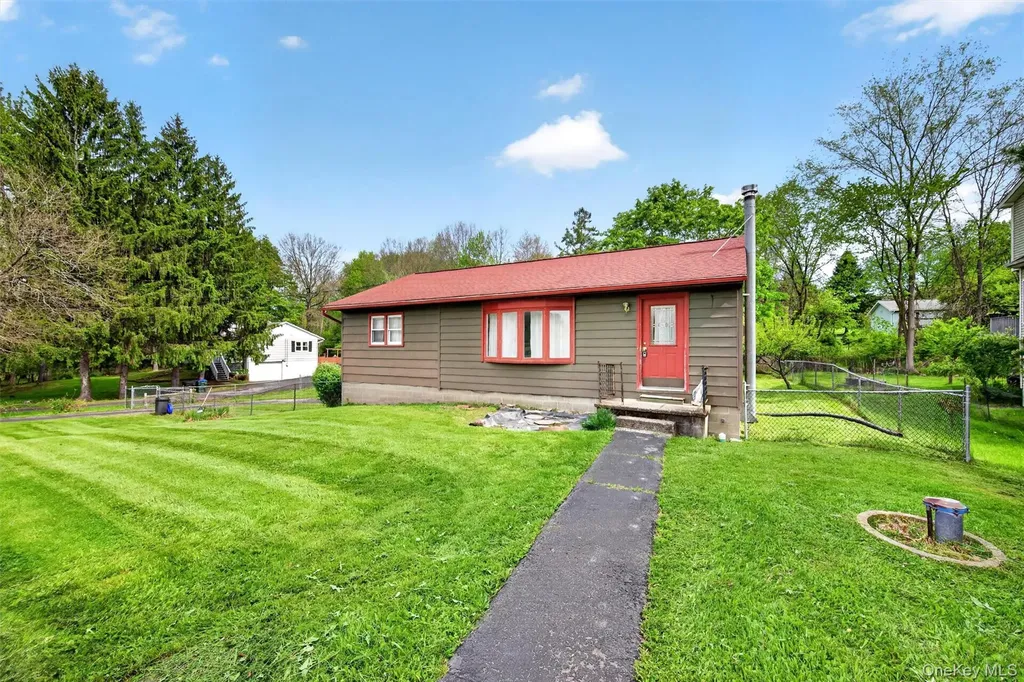 11 Bradley Lane Walden NY 12586