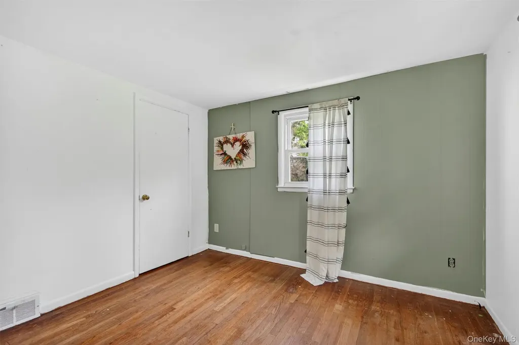 11 Bradley Lane Walden NY 12586