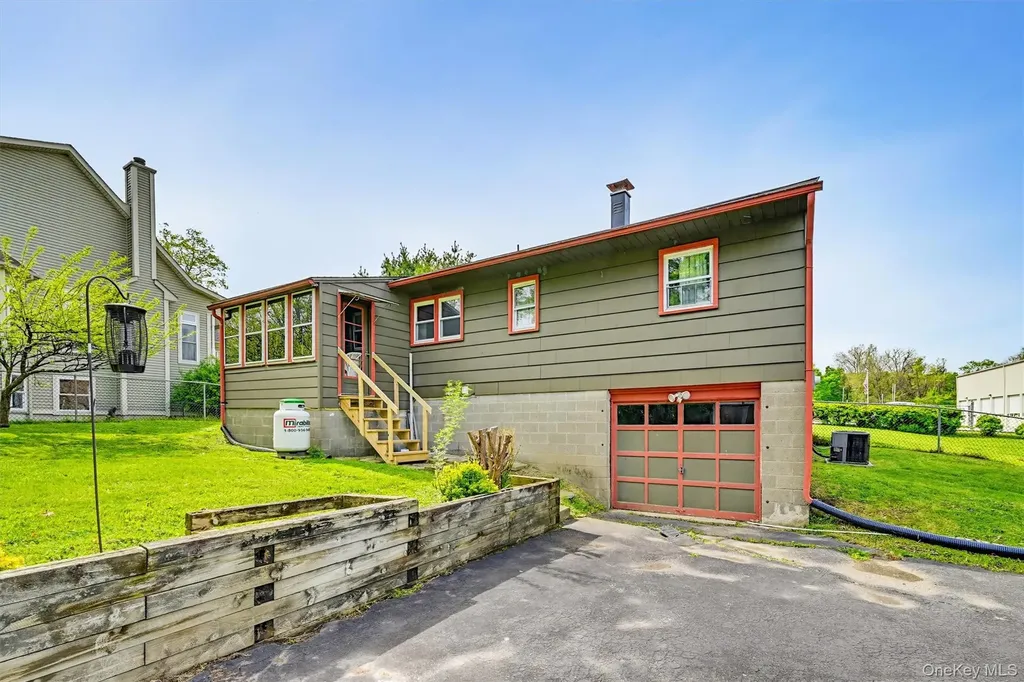 11 Bradley Lane Walden NY 12586