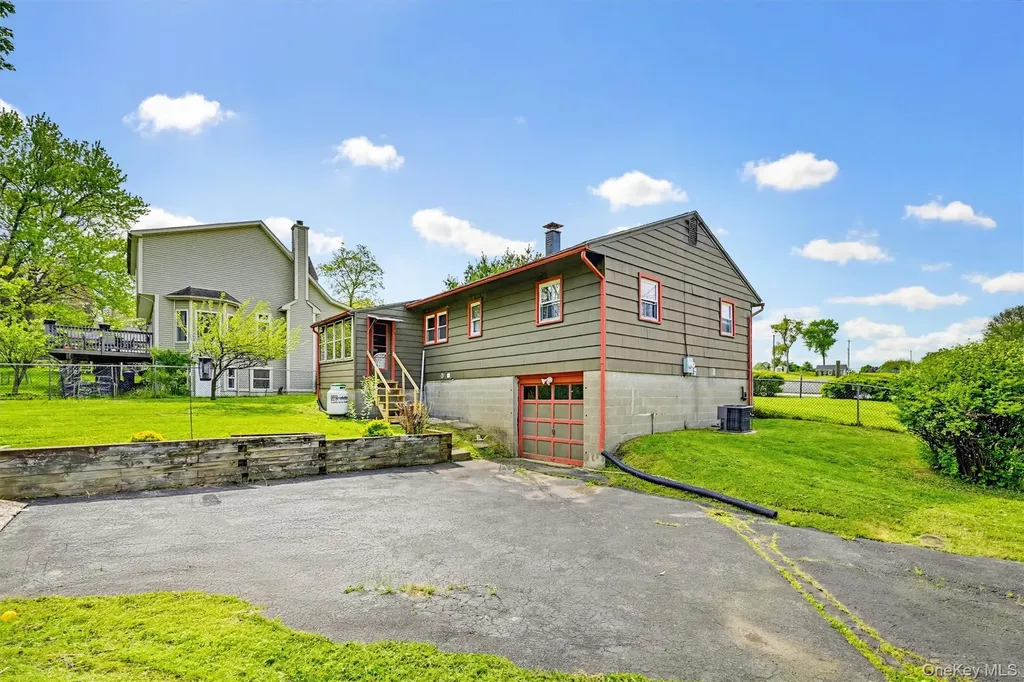11 Bradley Lane Walden NY 12586