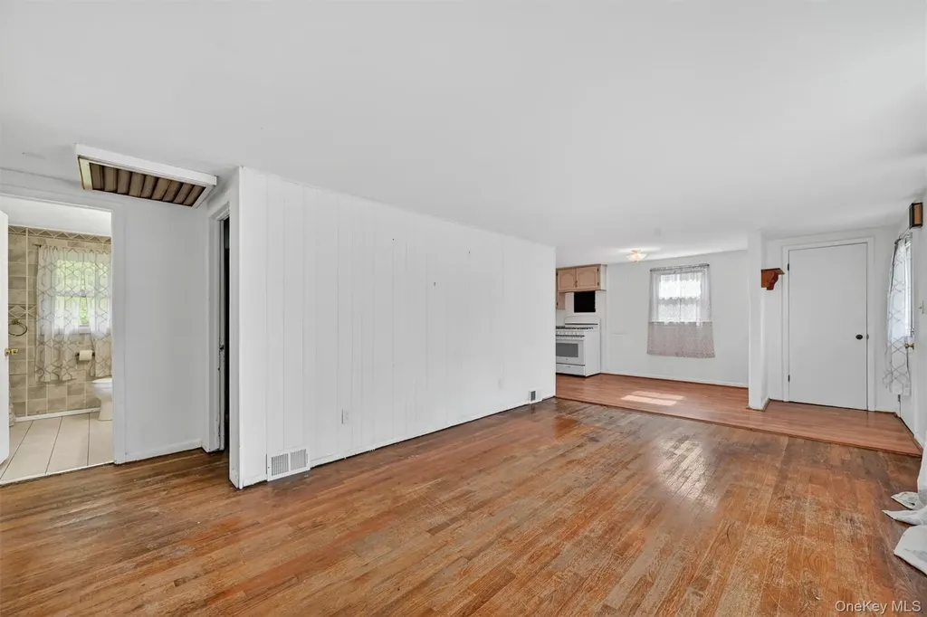 11 Bradley Lane Walden NY 12586