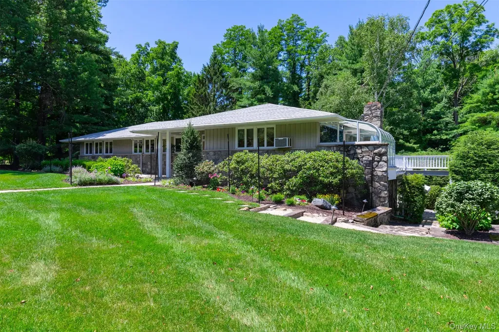 42 Yates Boulevard Poughkeepsie NY 12601