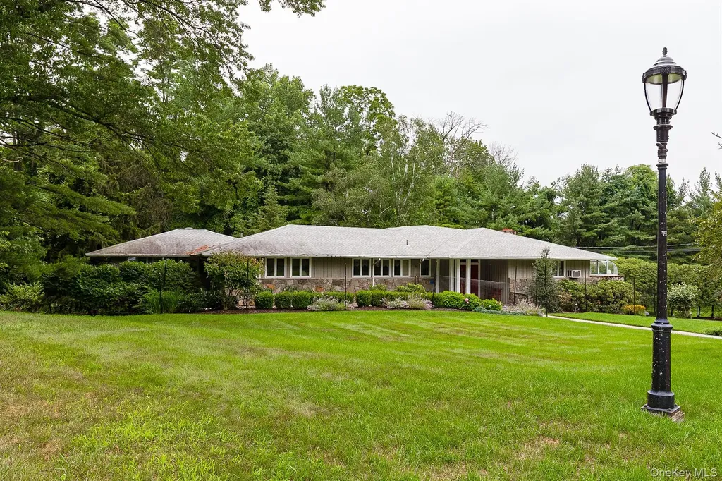 42 Yates Boulevard Poughkeepsie NY 12601