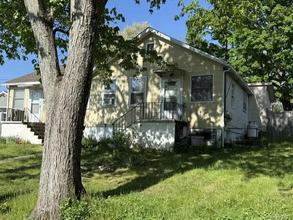 37 Argyle Street Lake Peekskill NY 10537