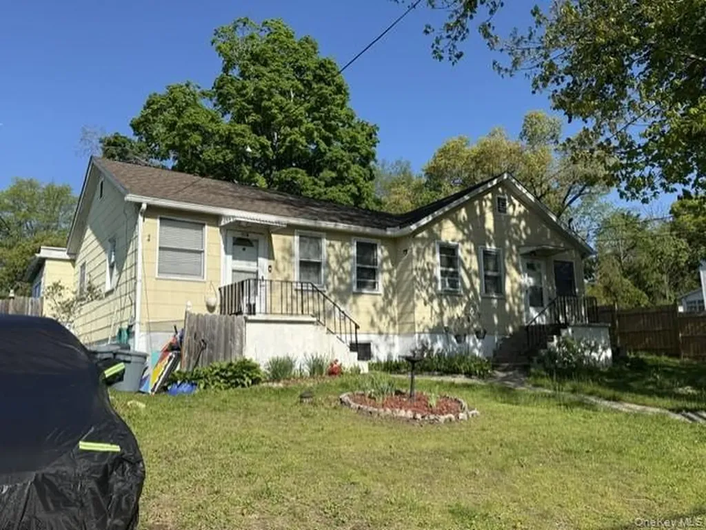 37 Argyle Street Lake Peekskill NY 10537