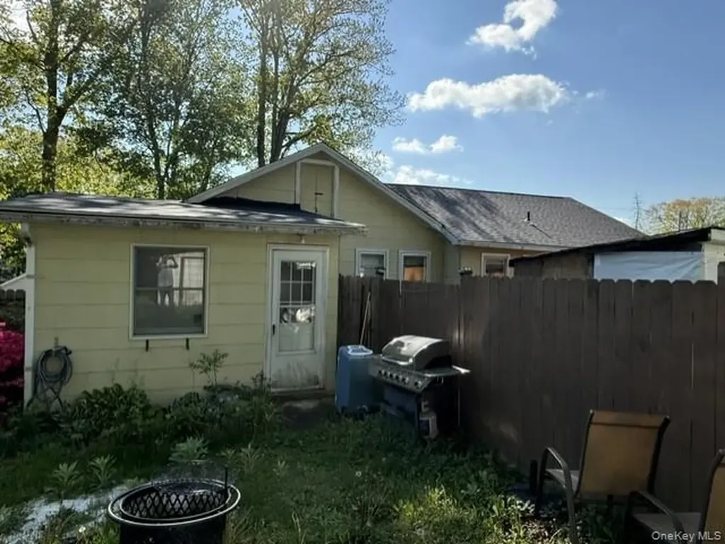 37 Argyle Street Lake Peekskill NY 10537