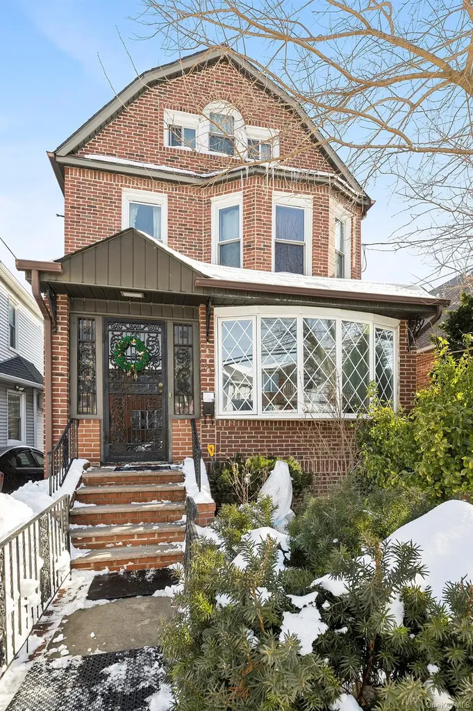 4363 160th Street Flushing NY 11358