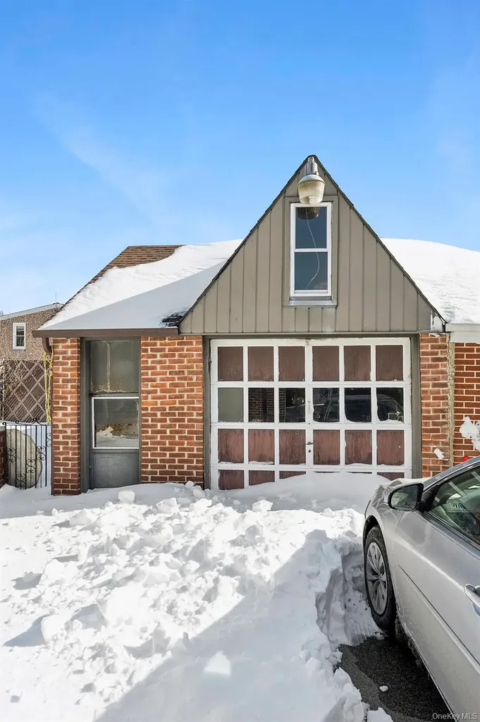 4363 160th Street Flushing NY 11358