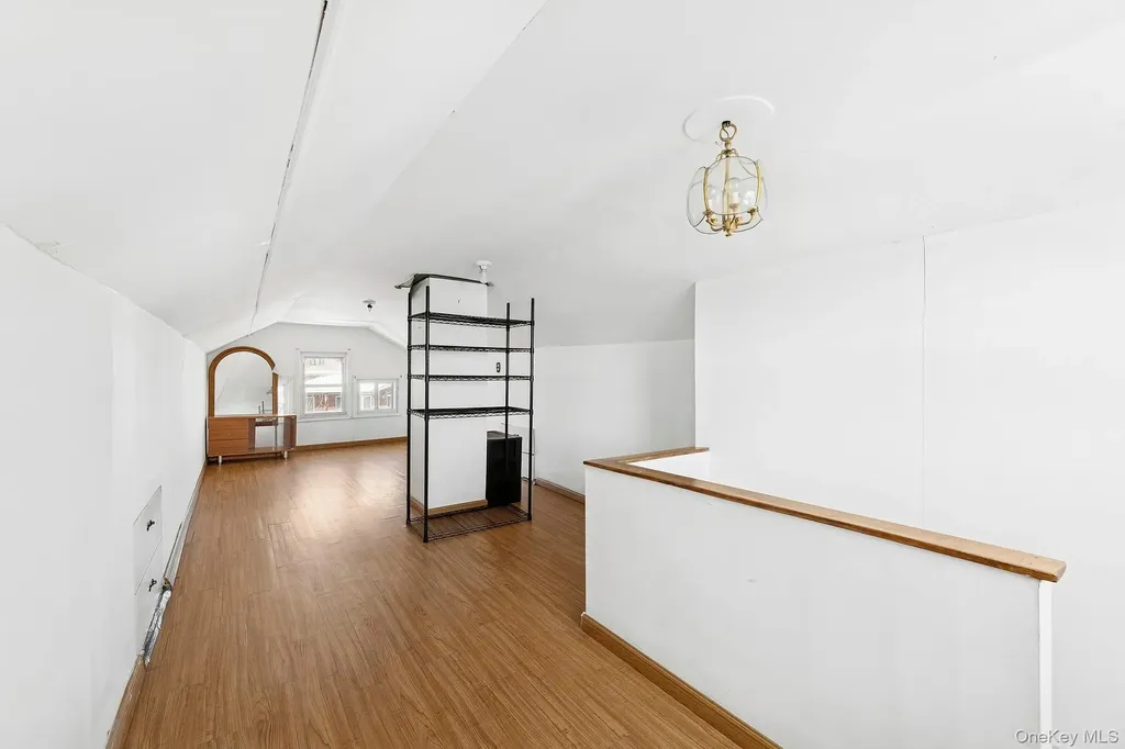 4363 160th Street Flushing NY 11358