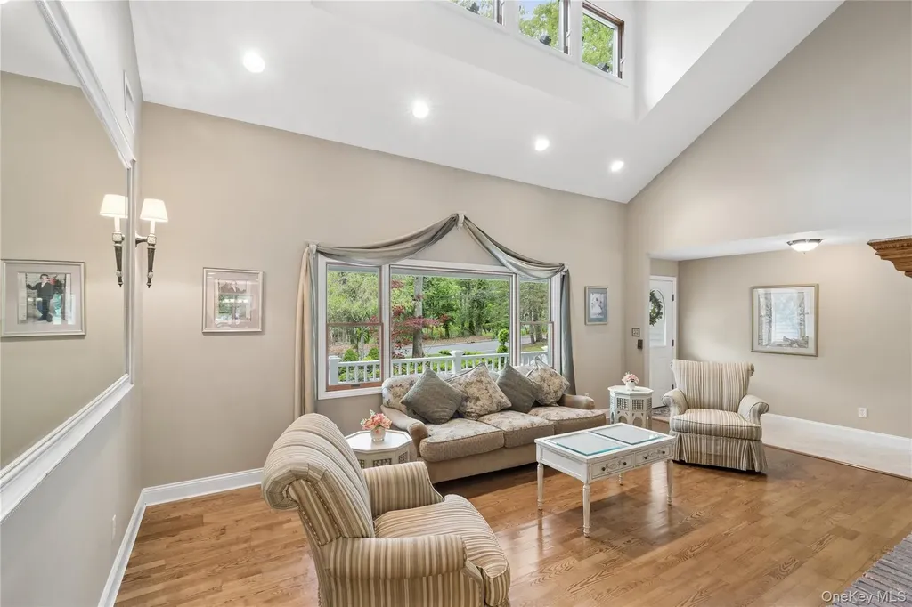 37 Pine Ridge Drive Smithtown NY 11787