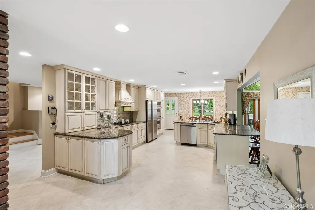 37 Pine Ridge Drive Smithtown NY 11787