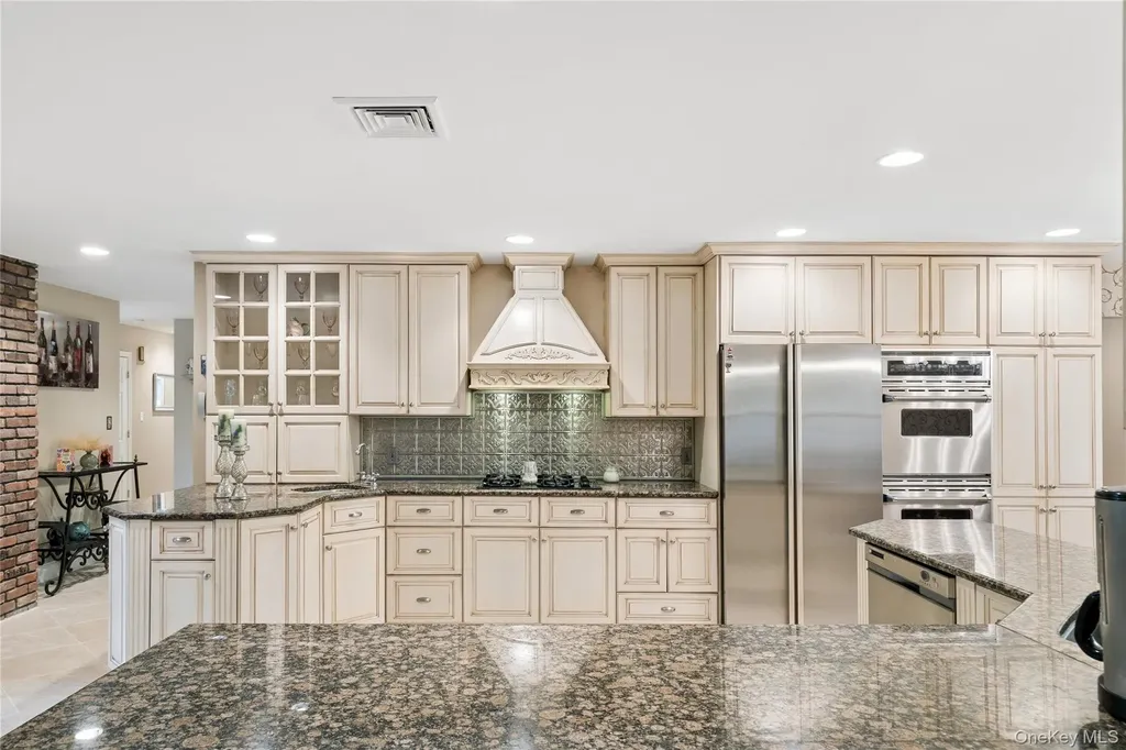 37 Pine Ridge Drive Smithtown NY 11787