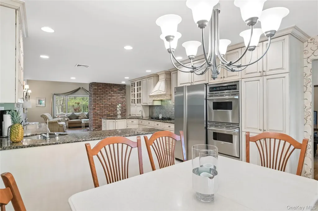37 Pine Ridge Drive Smithtown NY 11787