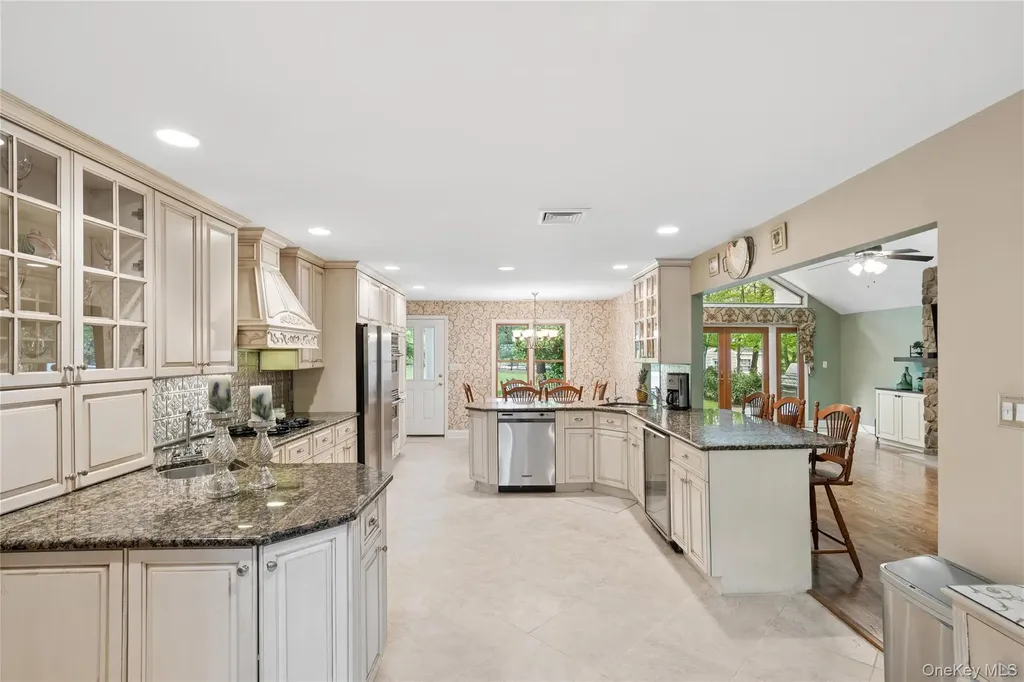 37 Pine Ridge Drive Smithtown NY 11787