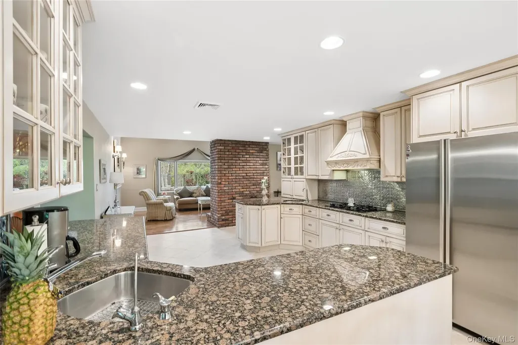 37 Pine Ridge Drive Smithtown NY 11787