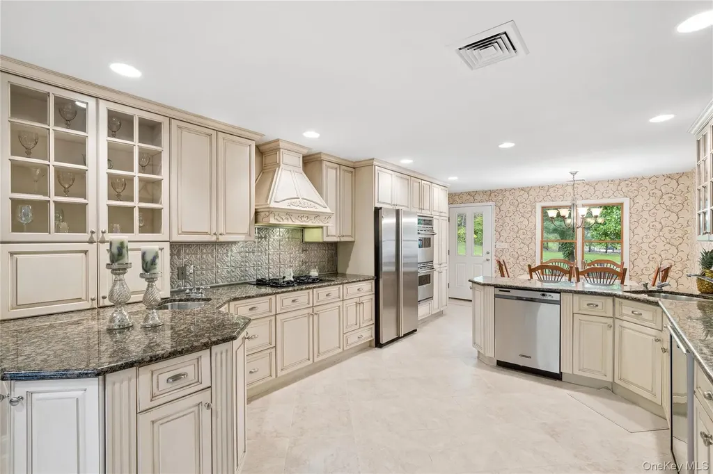 37 Pine Ridge Drive Smithtown NY 11787