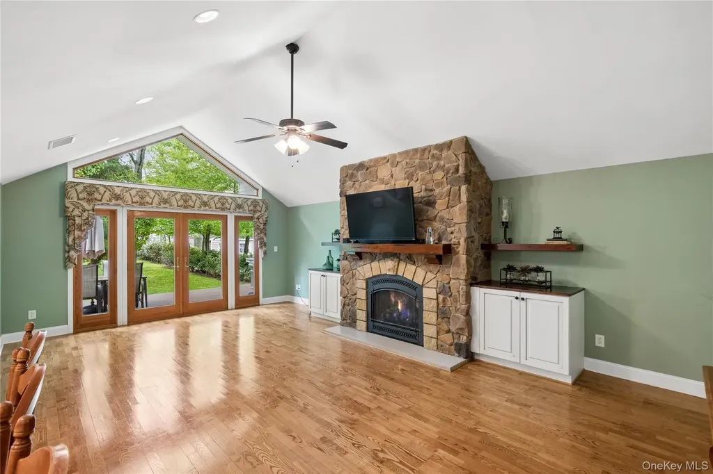 37 Pine Ridge Drive Smithtown NY 11787