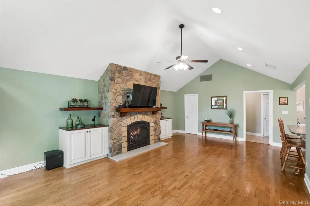 37 Pine Ridge Drive Smithtown NY 11787