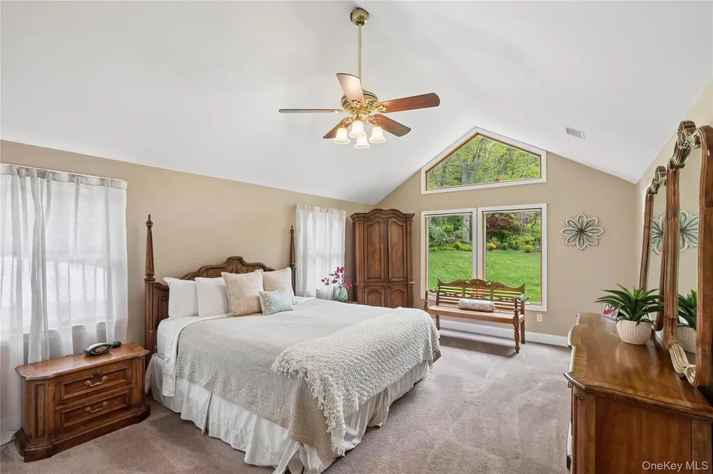 37 Pine Ridge Drive Smithtown NY 11787