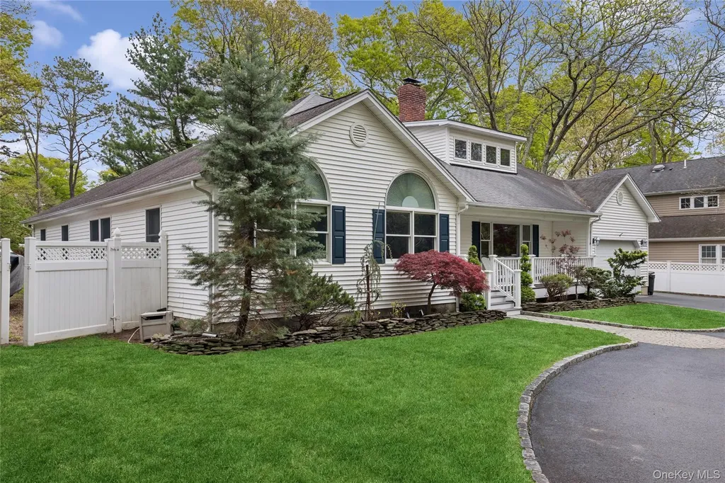 37 Pine Ridge Drive Smithtown NY 11787