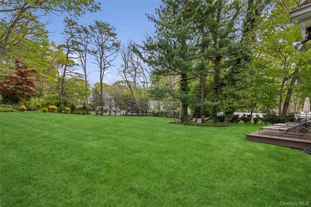 37 Pine Ridge Drive Smithtown NY 11787