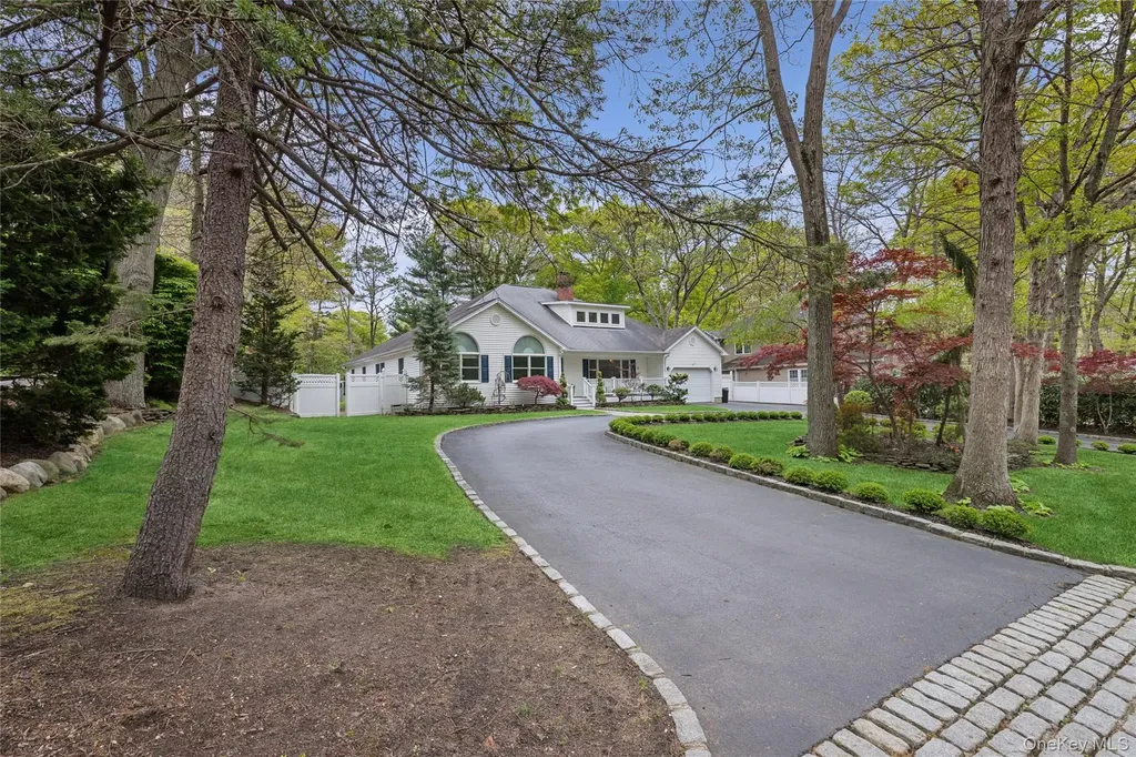 37 Pine Ridge Drive Smithtown NY 11787