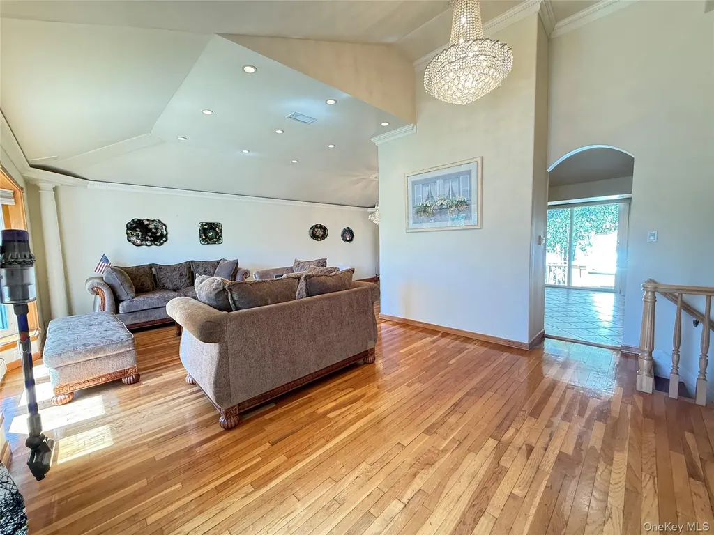 14 Millpond Jericho NY 11753