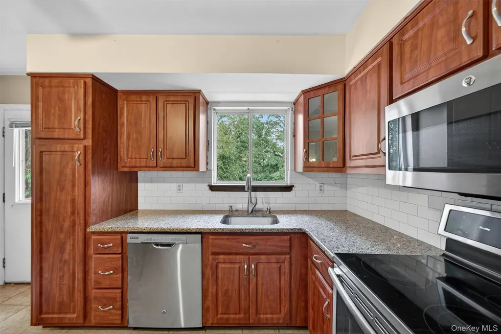126 Rolling Meadows Road Middletown NY 10940