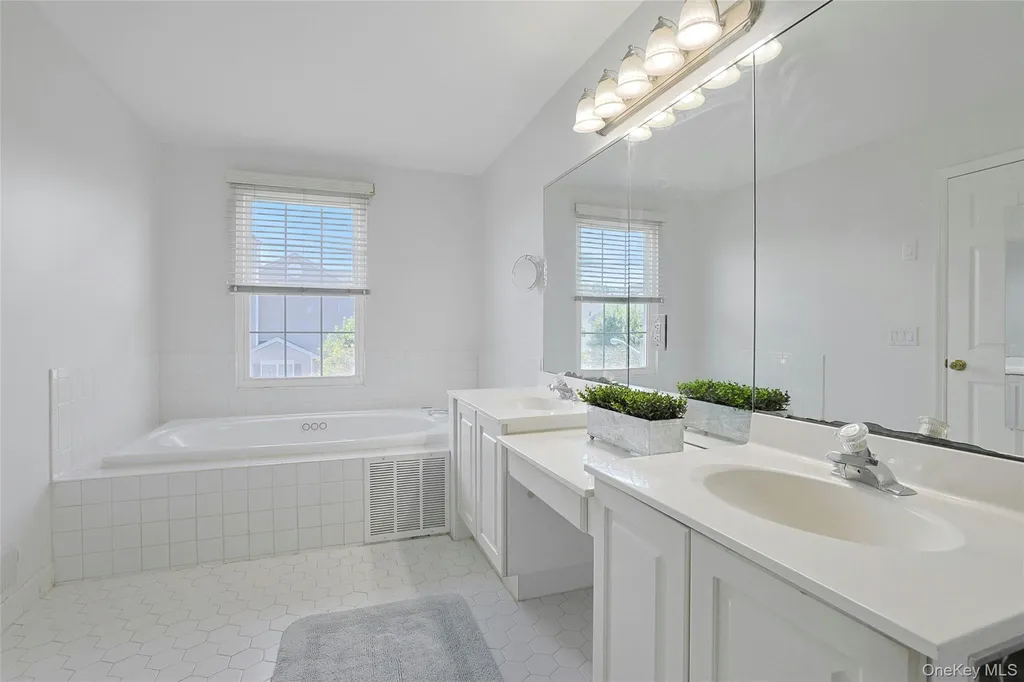 91 Meadow Lane Nanuet NY 10954