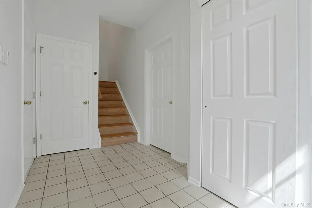 91 Meadow Lane Nanuet NY 10954