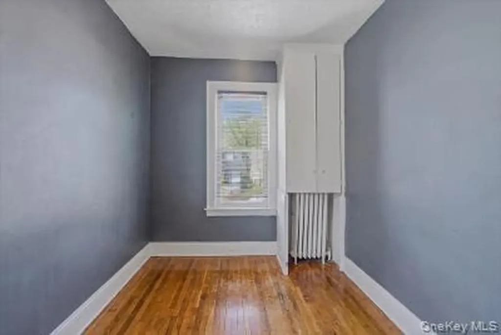 4527 Hill Avenue Bronx NY 10466