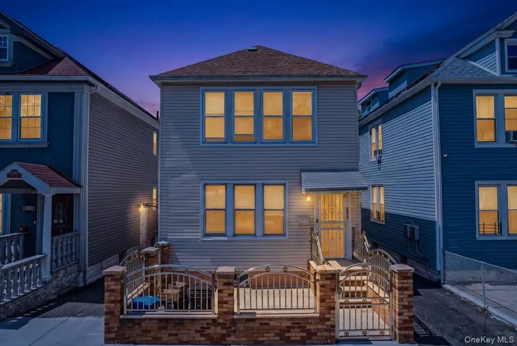 4527 Hill Avenue Bronx NY 10466