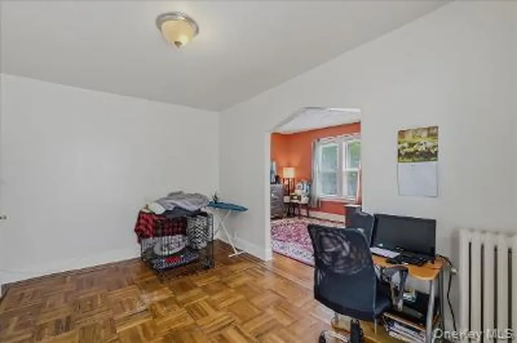 4527 Hill Avenue Bronx NY 10466