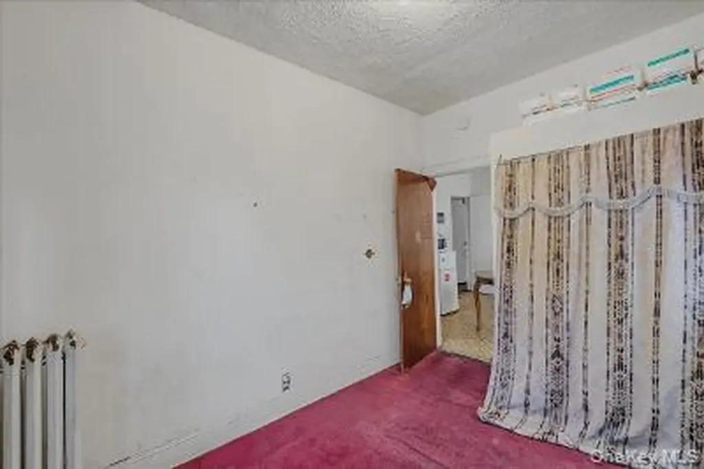 4527 Hill Avenue Bronx NY 10466